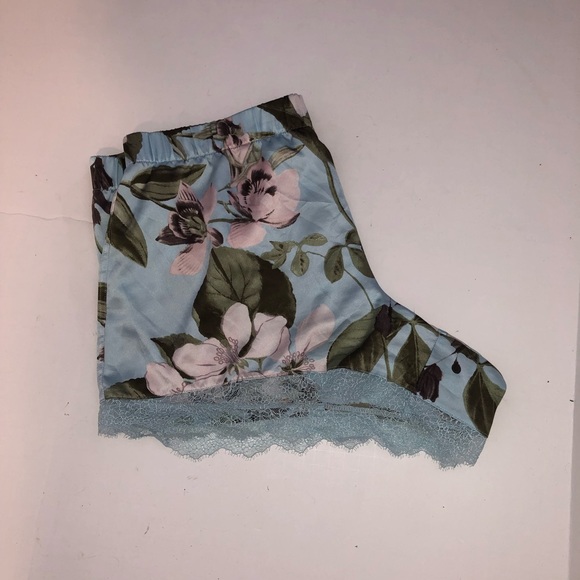 Victoria’s Secret here comes the bride pajamas size medium - Picture 5 of 8